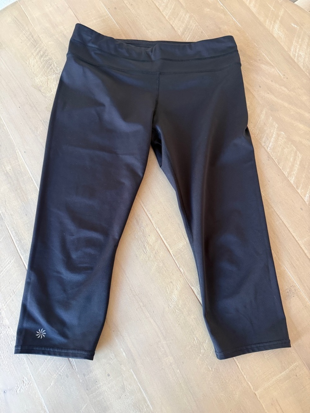 Athleta Black Cropped Leggings